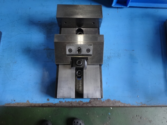 ナベヤ ERON ETO125GTH バイス の画像 2枚目