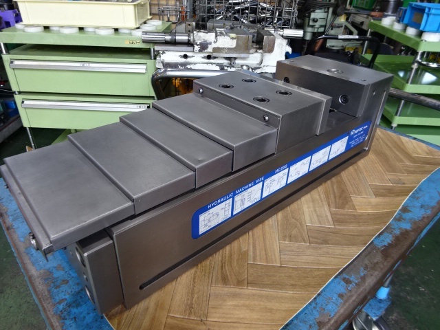 TAKEDA MACHINE TOOLS HC200 Vice Image 2
