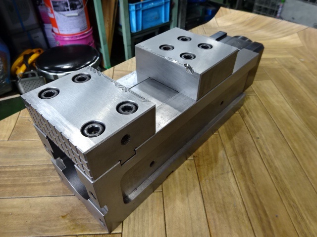 津田駒工業 VP-100 バイス の画像 2枚目