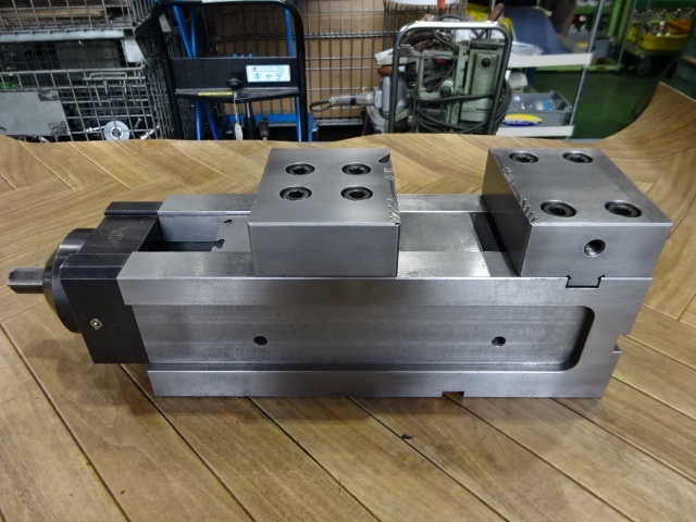 津田駒工業 VP-100 バイス の画像 5枚目