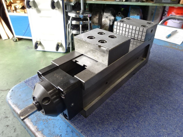 津田駒工業 VP-100 バイス の画像 2枚目