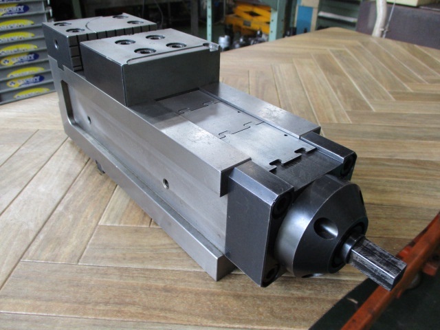 TSUDAKOMA VP-100 Vice Image 2