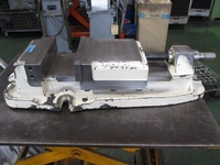 津田駒工業 200-VG バイス C-1374 の画像