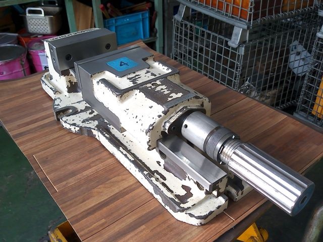 津田駒工業 VH-150 バイス の画像 1枚目