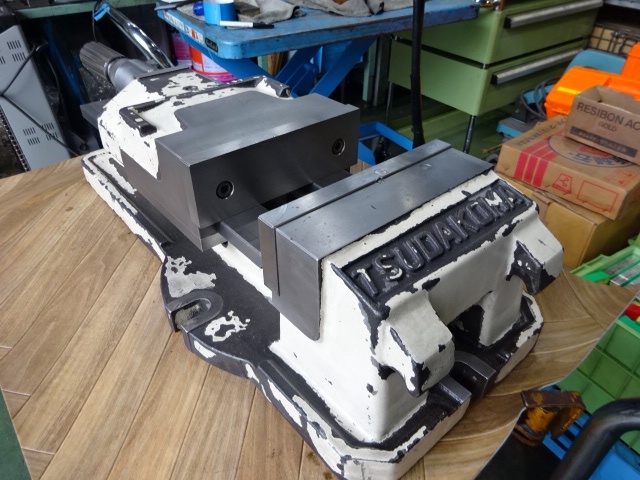 津田駒工業 VH-200 バイス の画像 1枚目