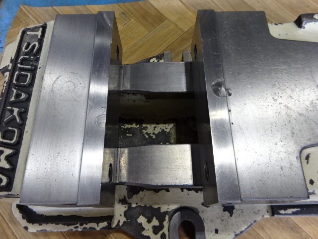 TSUDAKOMA VH-200 Vice Image 3