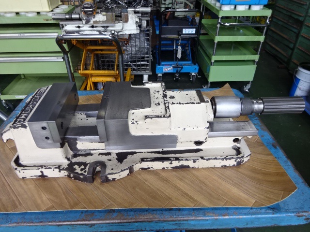 TSUDAKOMA VH-200 Vice Image 6