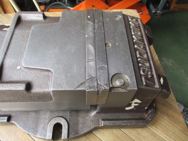 TSUDAKOMA VH-200 Vice Image 3