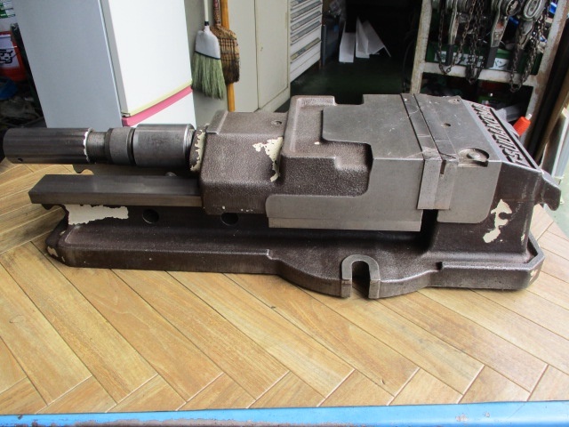 TSUDAKOMA VH-200 Vice Image 6
