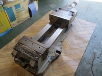 津田駒工業 VH-200 バイス C-1681 の画像