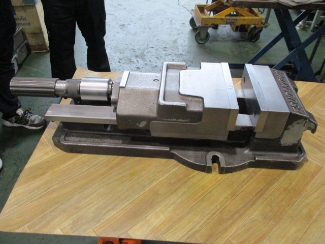 津田駒工業 VH-200 バイス の画像 3枚目