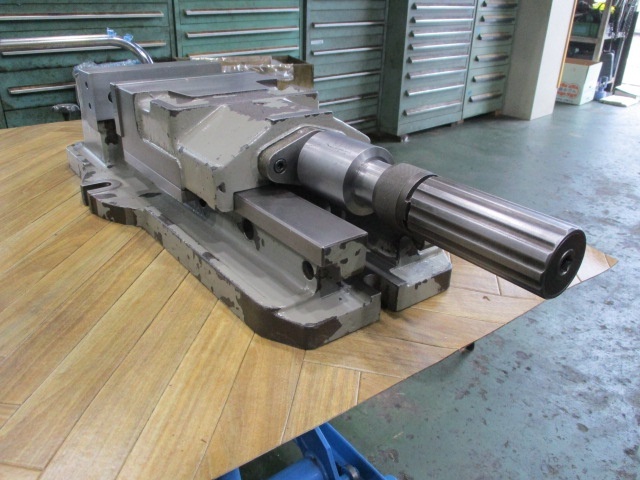TSUDAKOMA VH-200 Vice Image 2
