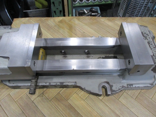 TSUDAKOMA VH-200 Vice Image 5
