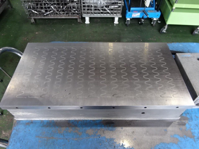 KANETEC 600X300 Magnet Chuck Image 3