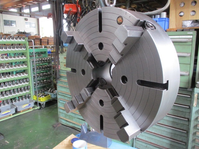 KAWATATEC φ450 Lathe Chuck Image 2