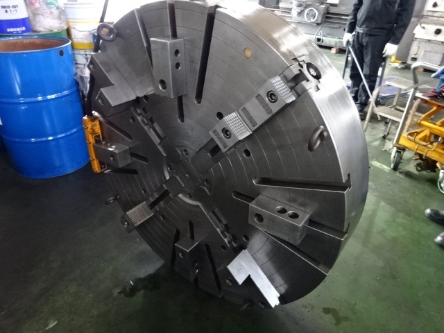 KAWATATEC φ1250 Lathe Chuck Image 1