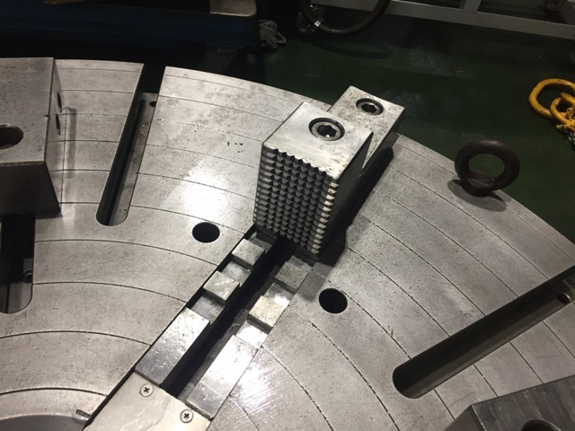 KAWATATEC φ1250 Lathe Chuck Image 4