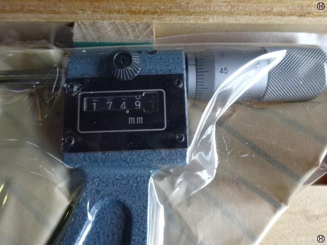Mitutoyo M810-200 Micrometer (Outer) Image 2