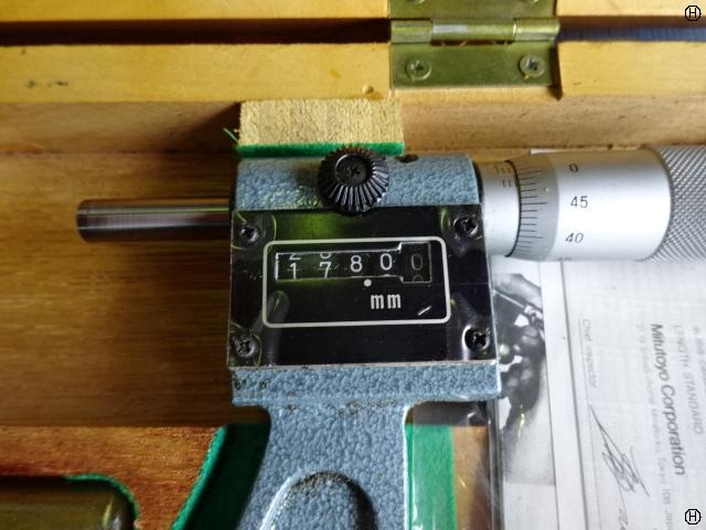 Mitutoyo M810-200 Micrometer (Outer) Image 2