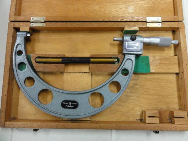 Mitutoyo M810-200 Micrometer (Outer) Image 1
