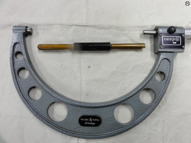 Mitutoyo M810-200 Micrometer (Outer) Image 2