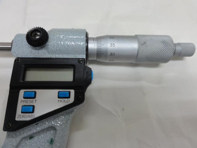 Mitutoyo MDC-125M Micrometer (Outer) Image 5