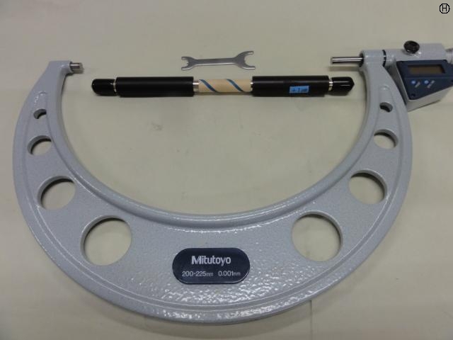 Mitutoyo MDC-225M Micrometer (Outer) Image 2