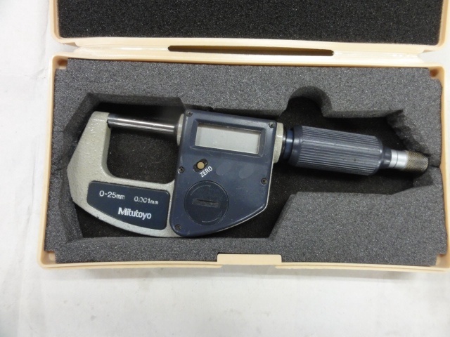 Mitutoyo MDC-25L Micrometer (Outer) Image 1