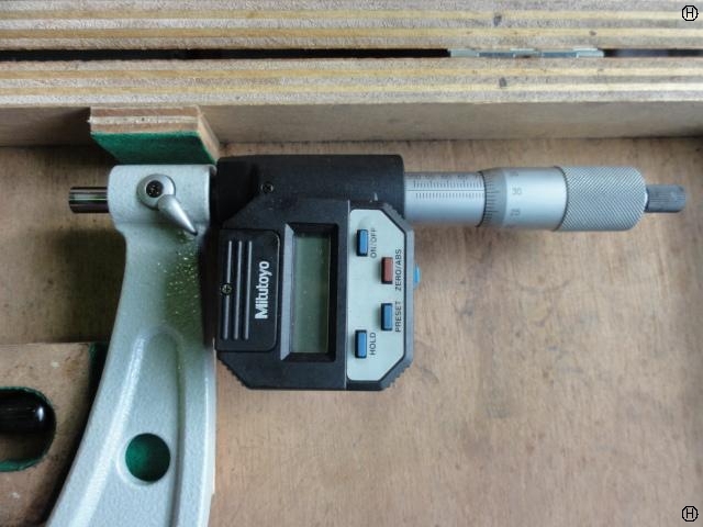Mitutoyo MDC-375M Micrometer (Outer) Image 2