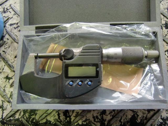   Micrometer (Outer) Image 1