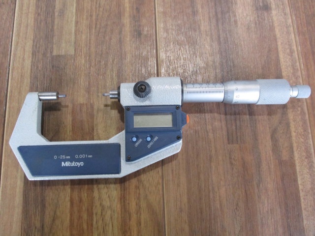 ミツトヨ SPM-25DM マイクロメーター（外側） の画像 2枚目