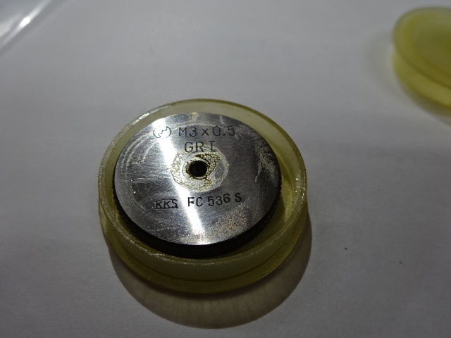 黒田精工 KKS M3 P0.5 GR? Screw/Stopper Image 1