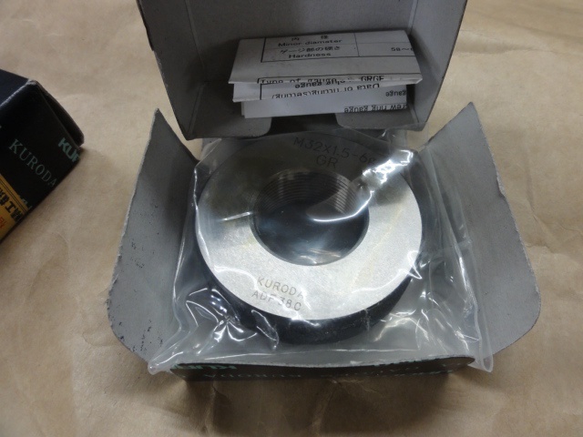 黒田精工 KKS M32 P1.5 Screw/Stopper Image 1