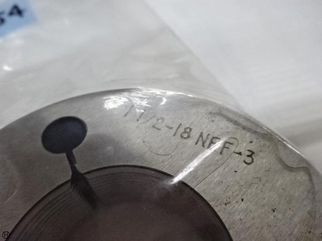  1 1/2-18NEF-3 Screw/Stopper Image 1