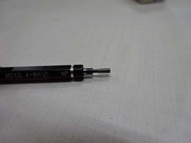 TOSOK M2X0.4-6H Screw/Stopper Image 3