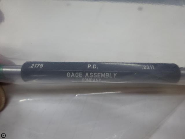  1/4-20UNC-3B Screw/Stopper Image 1