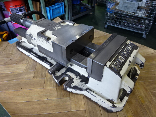 TSUDAKOMA VH-175 Vice Image 1