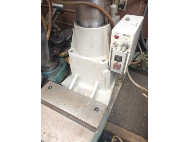 YOSHIKAWA IRON WORKS US-30 Crimper Image 2