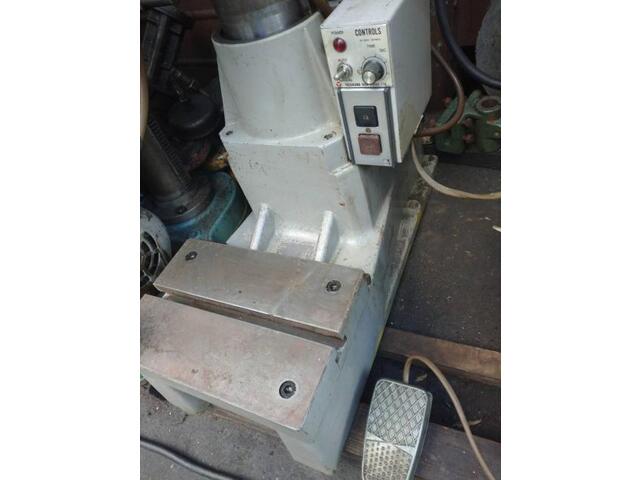 YOSHIKAWA IRON WORKS US-30 Crimper Image 8