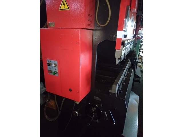 AMADA RG-35S Press Brake/Bender Image 5