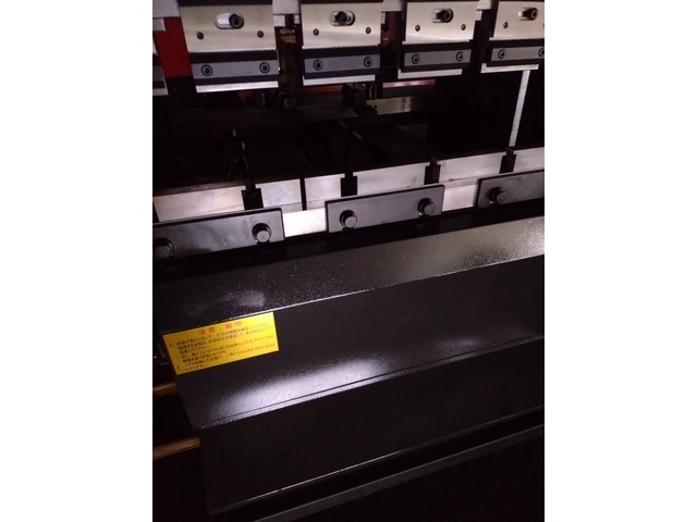 AMADA RG-35S Press Brake/Bender Image 7