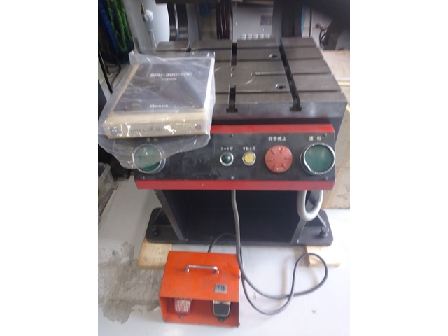 アマダ SPH-30C プレスブレーキ/ベンダー の画像 2枚目
