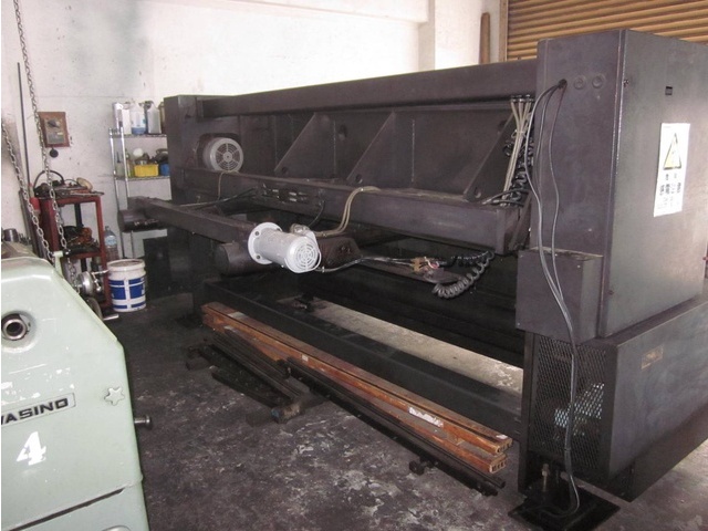 AMADA DCT-2565 Shearing Machine Image 2