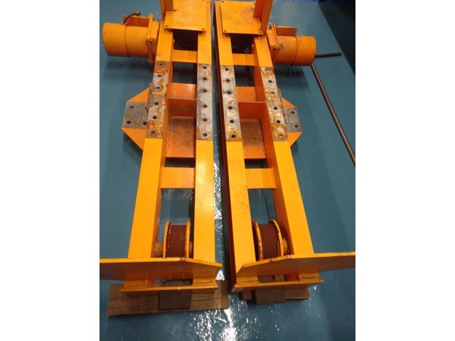 Hitachi Industrial Equipment Systems TH5-28 Crane Image 5