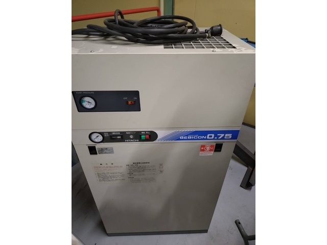 日立産機システム PBD-0.75PSJ6 コンプレッサー の画像 1枚目