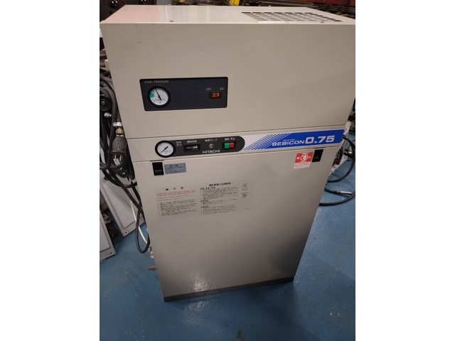 日立産機システム PBD-0.75PSJ6 コンプレッサー の画像 1枚目