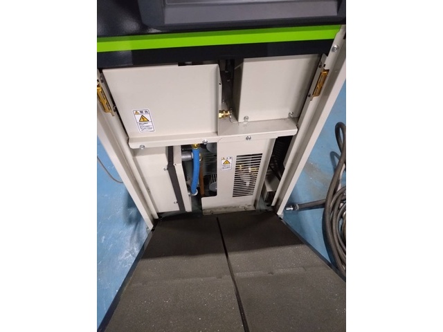 Hitachi Industrial Equipment Systems SRL-A5.5DV Compressor Image 8