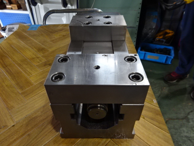 Kitagawa VQX-160 Vice Image 4