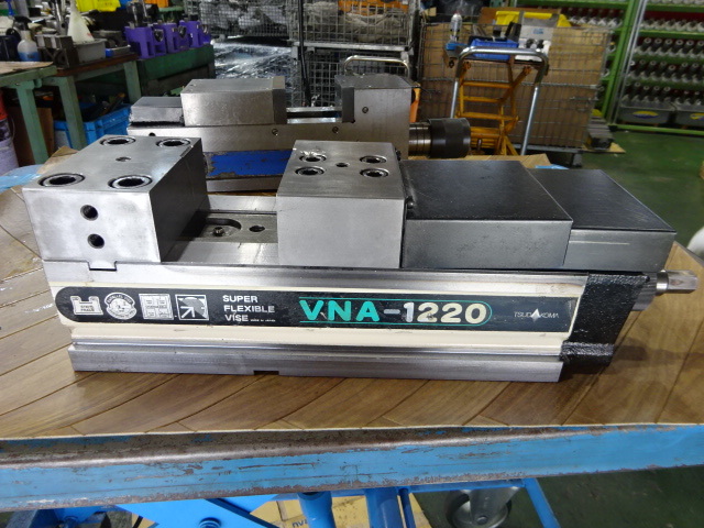 TSUDAKOMA VNA-1220 Vice Image 4