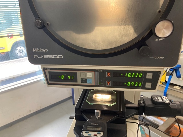ミツトヨ PJ-2500 投影機 の画像 3枚目